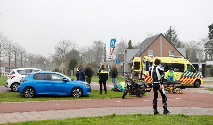 Een motorrijdster raakte gewond in Cuijk.  