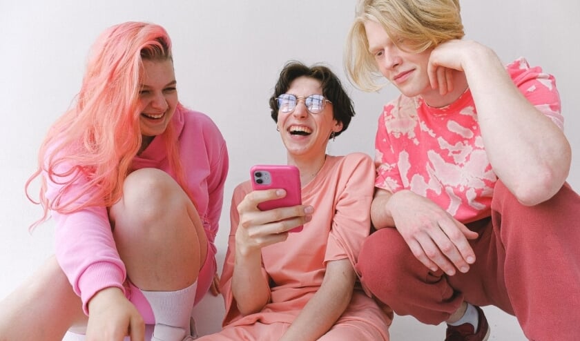 Hoe blijf jij digitaal gezond? Op Data Detox Dag presenteert Huis73 diverse activiteiten om je technologie-bewustzijn te vergroten.