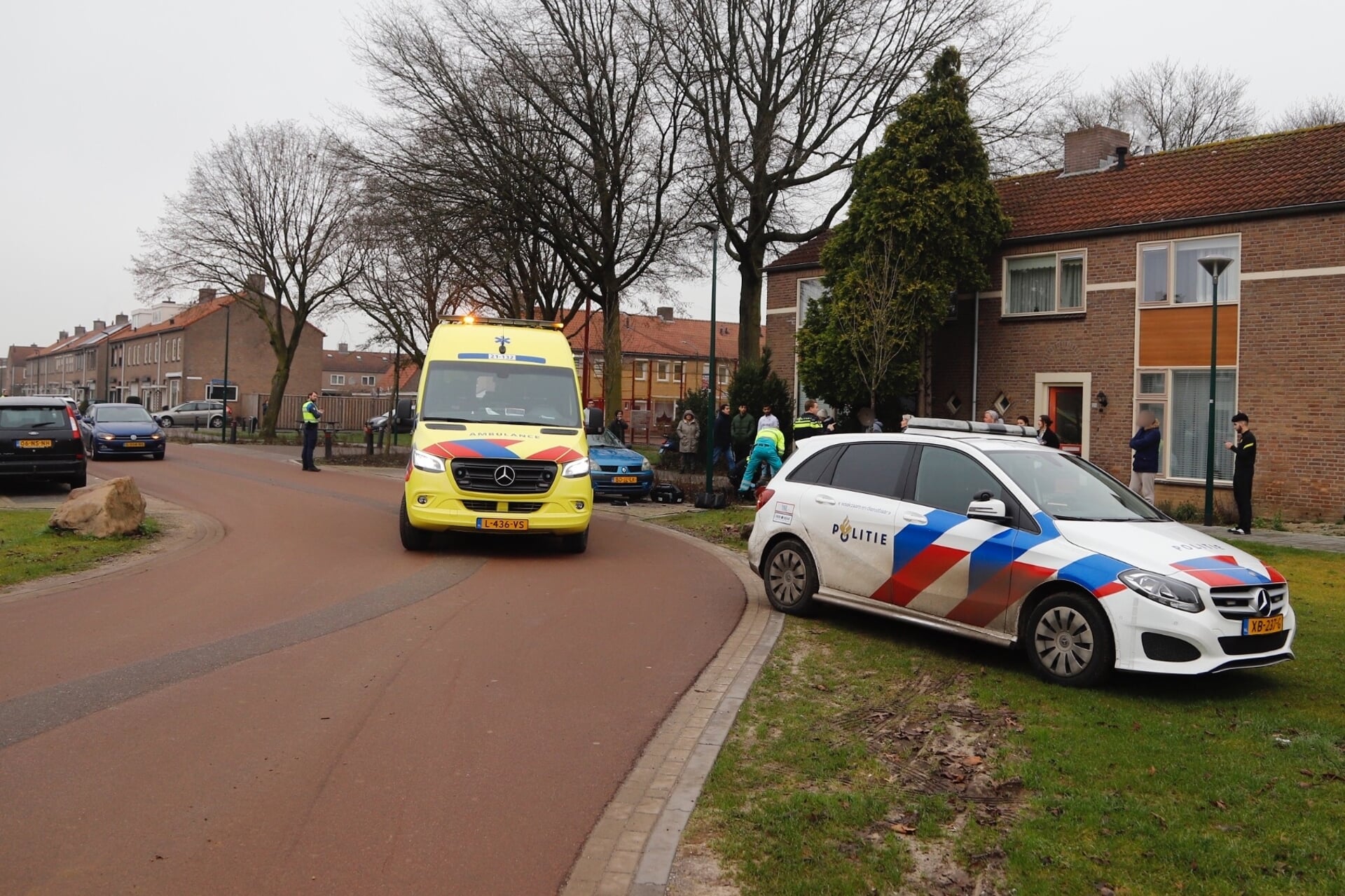 Bij een ongeval met scooterrijders in Cuijk is één gewonde gevallen.