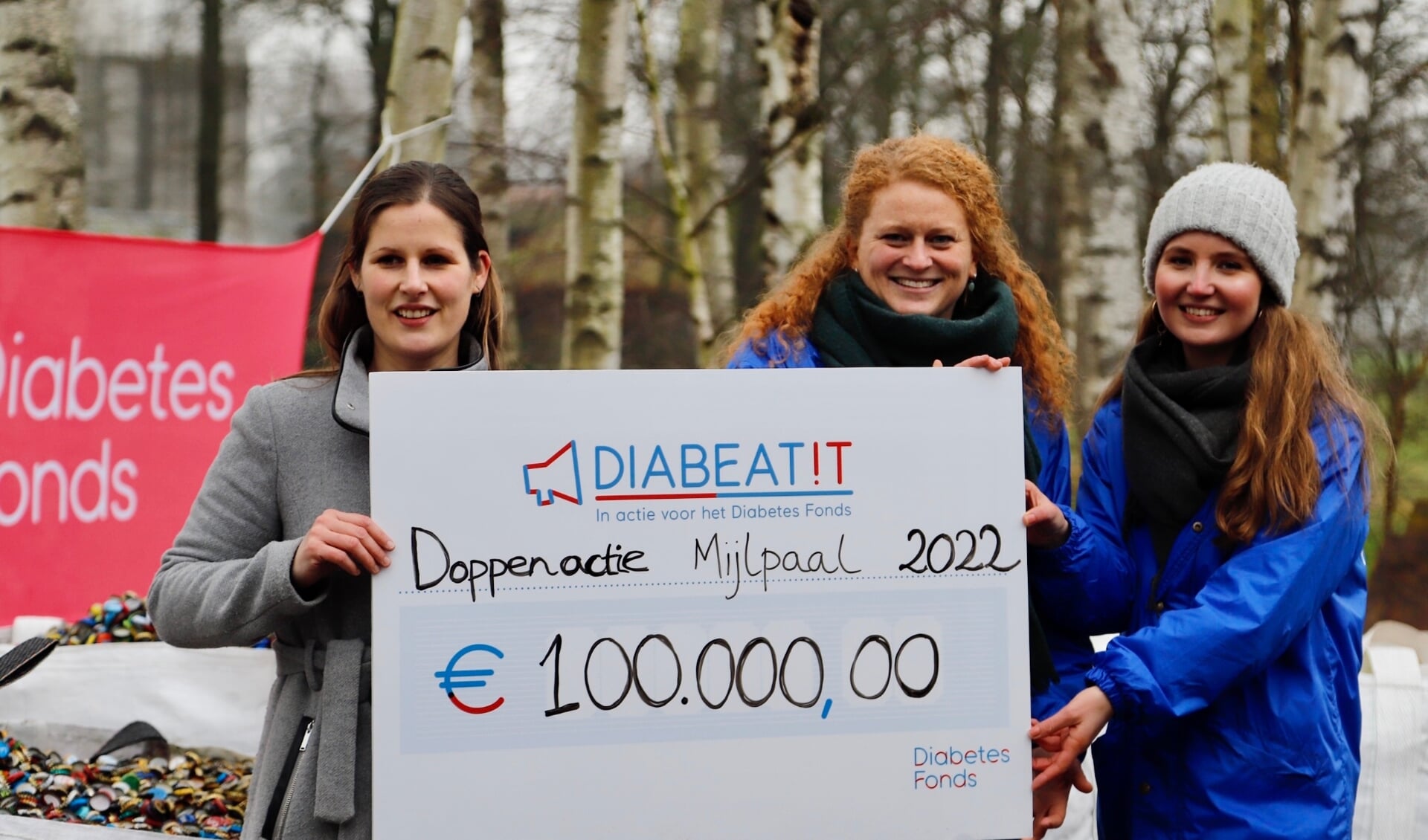 Nicolle van der Putten en Marieke Reuvers en Elsbeth van Dijk van het Diabetes Fonds. 