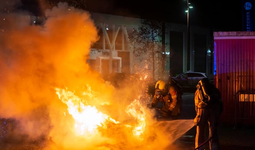 Autobrand bij Osse Talentencampus.