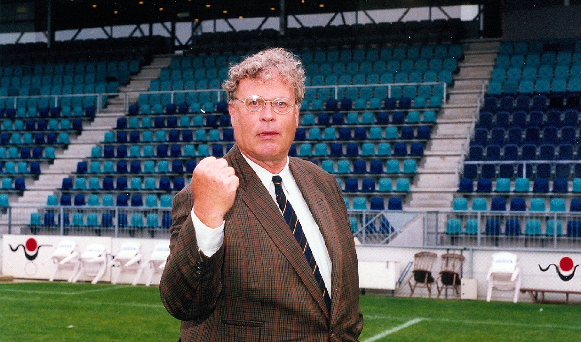 In de periode 1995 en 1999 was Jan Schouten voorzitter van FC Den Bosch. Tegenwoordig legt hij zich toe op het schrijven van romans. Onlangs kwam zijn nieuwste roman 'Contactspray rel' uit.