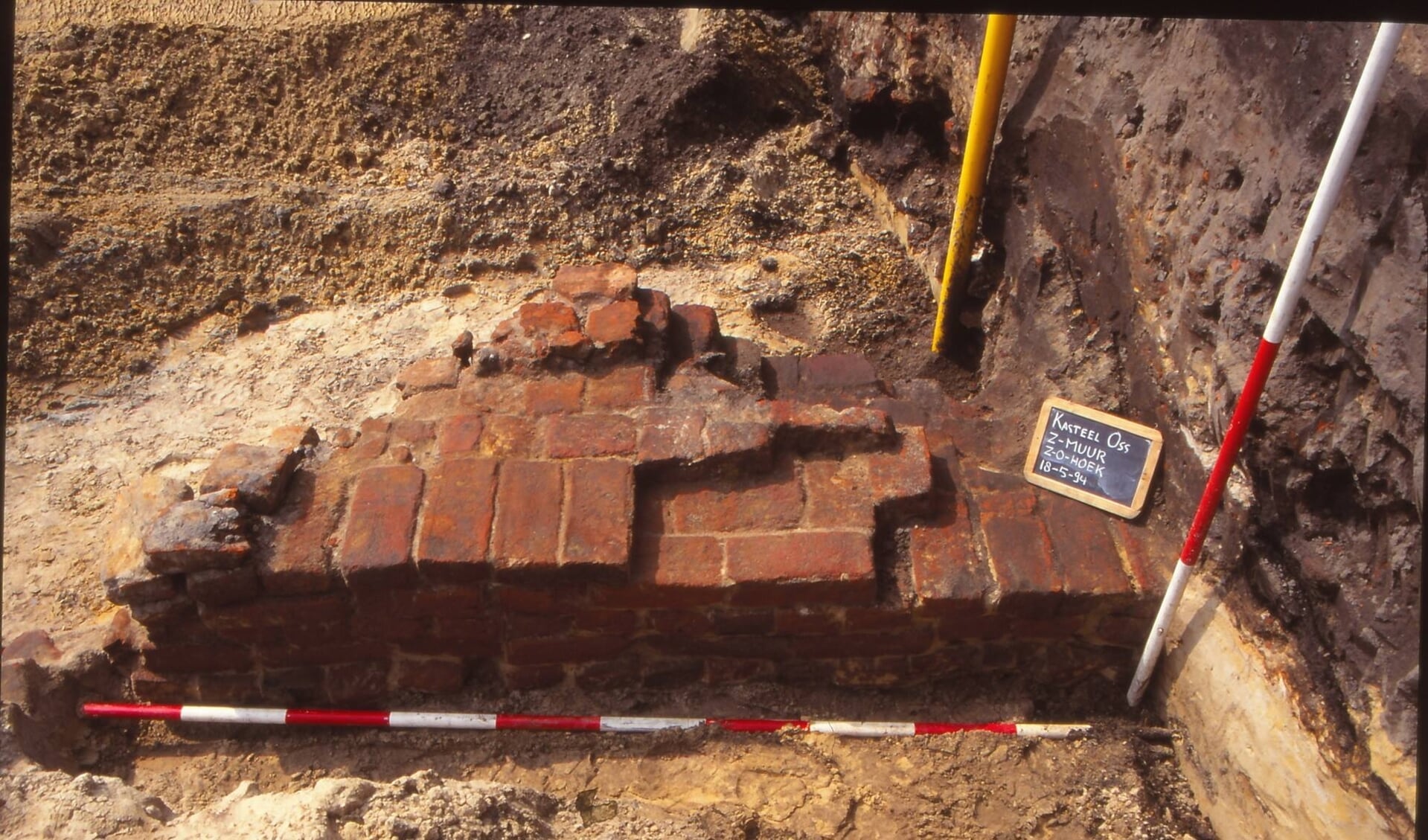 De resten van het kasteel van Oss werden in 1994 ontdekt door amateurarcheologen.