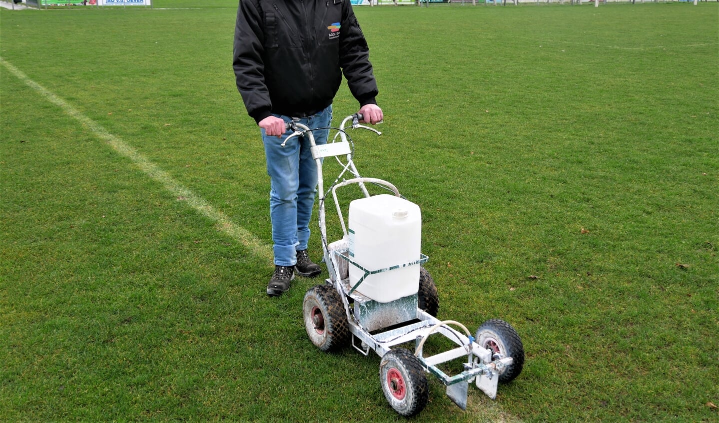 Toon Kersten is een manusje-van-alles bij de Herpense voetbalvereniging.