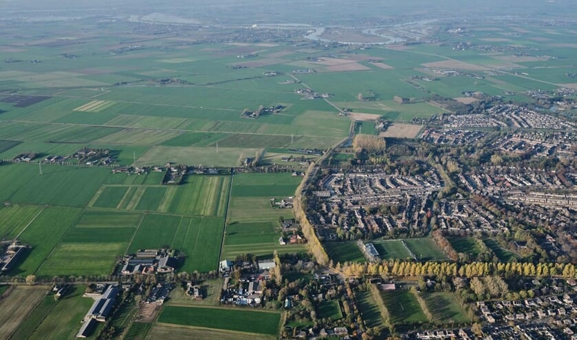 Luchtfoto van Oss-West.