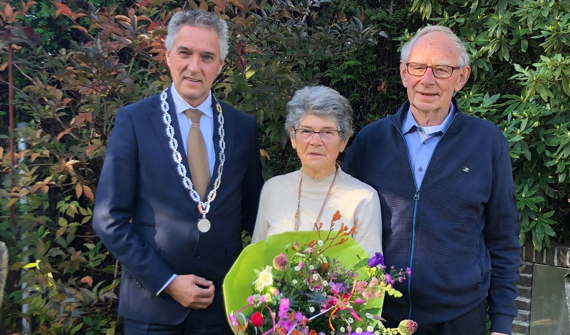 Nellie en Gerrit Hoenselaar-Wientjens uit Milsbeek waren woensdag 16 november 60 jaar getrouwd.
