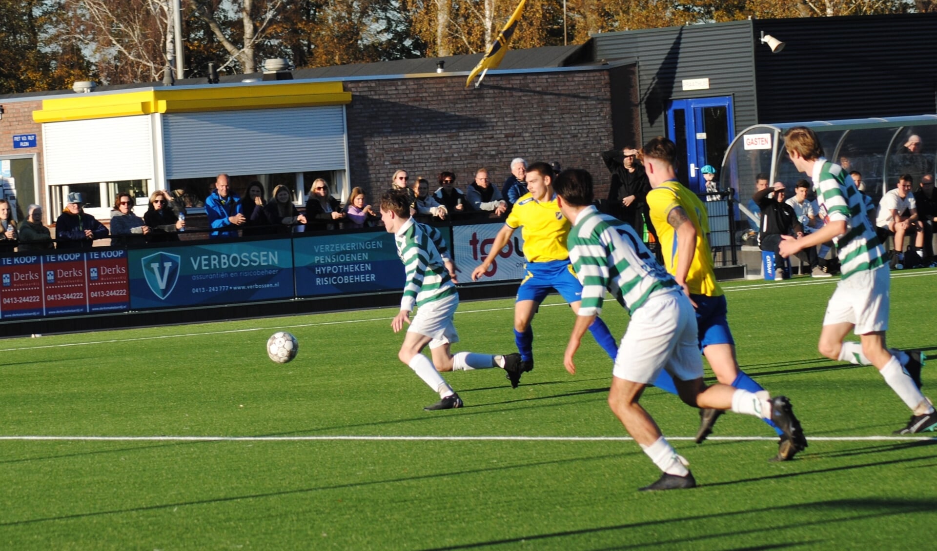 Beeld uit de topper FC Uden - Odiliapeel