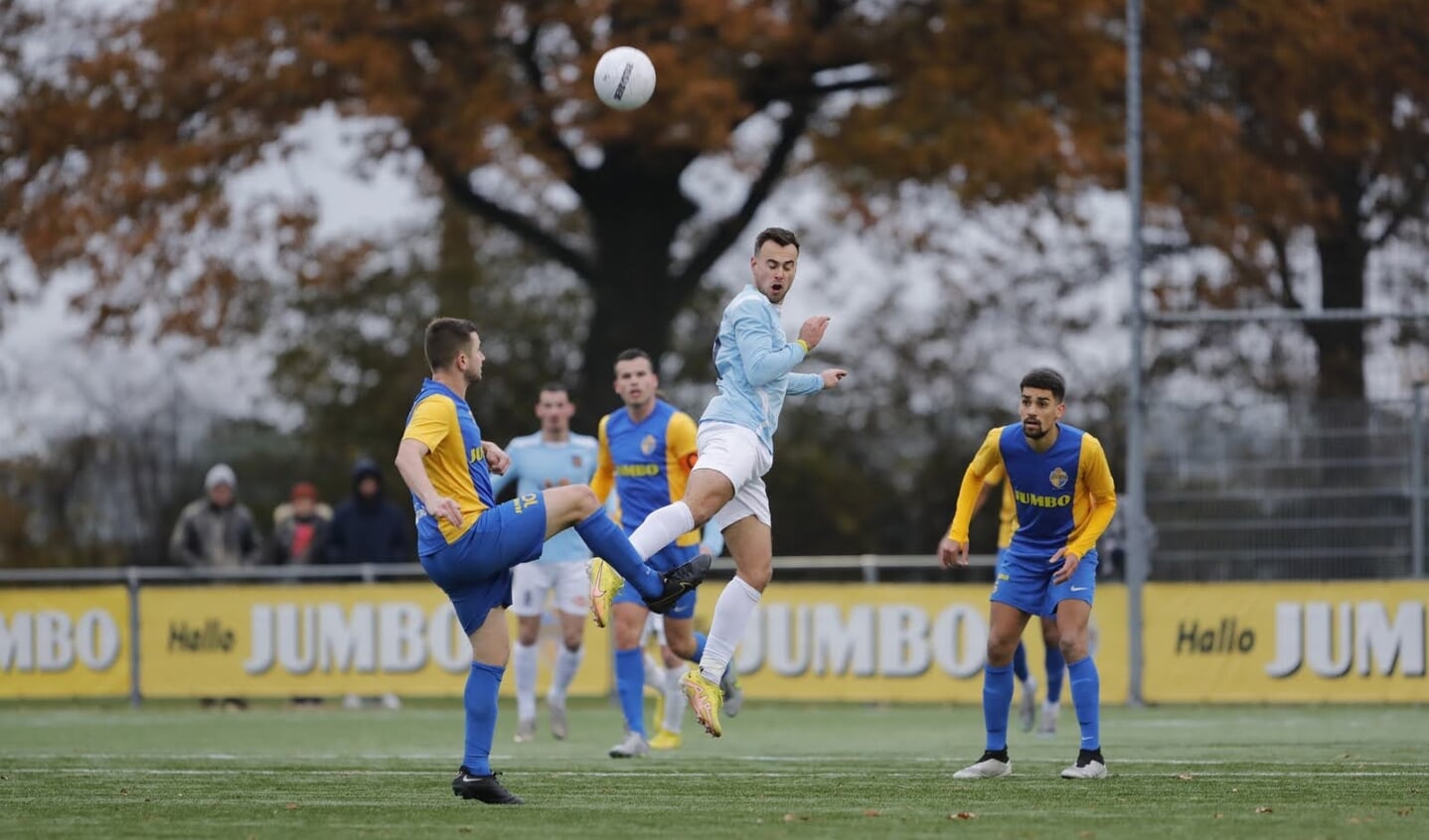 O.S.S.'20 ging nipt onderuit bij Blauw Geel'38.