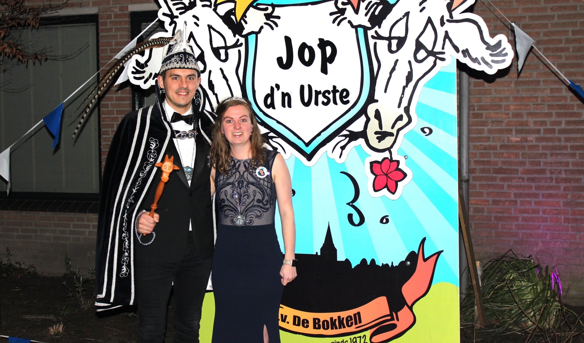 Prins Jop en Prinses Lobke van De Bokken uit St. Hubert kunnen dit jaar toch carnaval vieren. Foto Rudolf van Gemert.