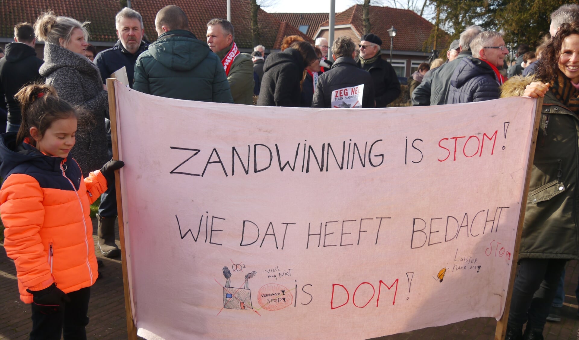 Afgelopen zaterdag trokken zo’n vierhonderd mensen door de Boerdonkse straten.
