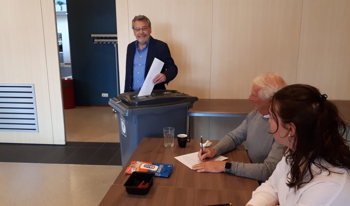 Laurens van Voorst (HART) stemt in totaal drie keer.