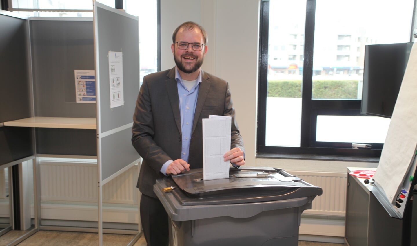 D66 voorman Gertjan Hobert brengt zijn stem uit.