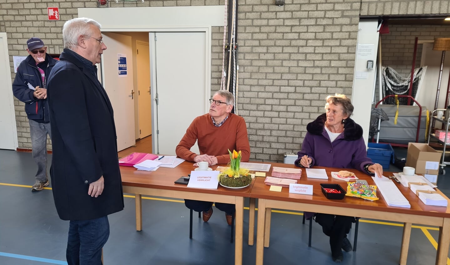 Jan van Burgsteden (VVD) heeft zojuist zijn stem uitgebracht.