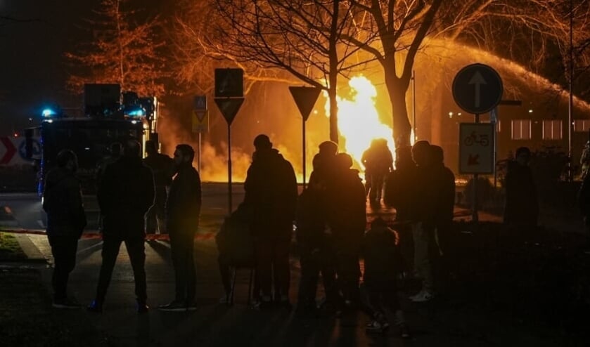 <p>Brand in een gasverdeelstation. (Foto: Gabor Heeres, Foto Mallo)</p>
