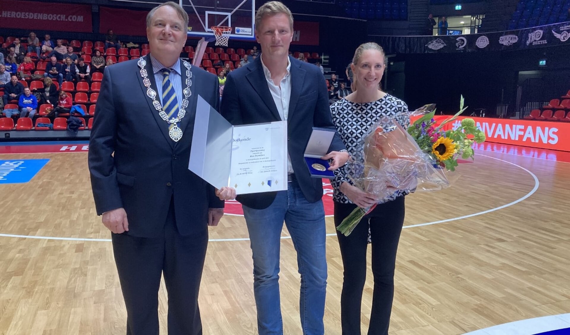 Op woensdag 20 april heeft locoburgemeester Huib van Olden de gemeentelijke Sportpenning uitgereikt aan schermer Bas Verwijlen 