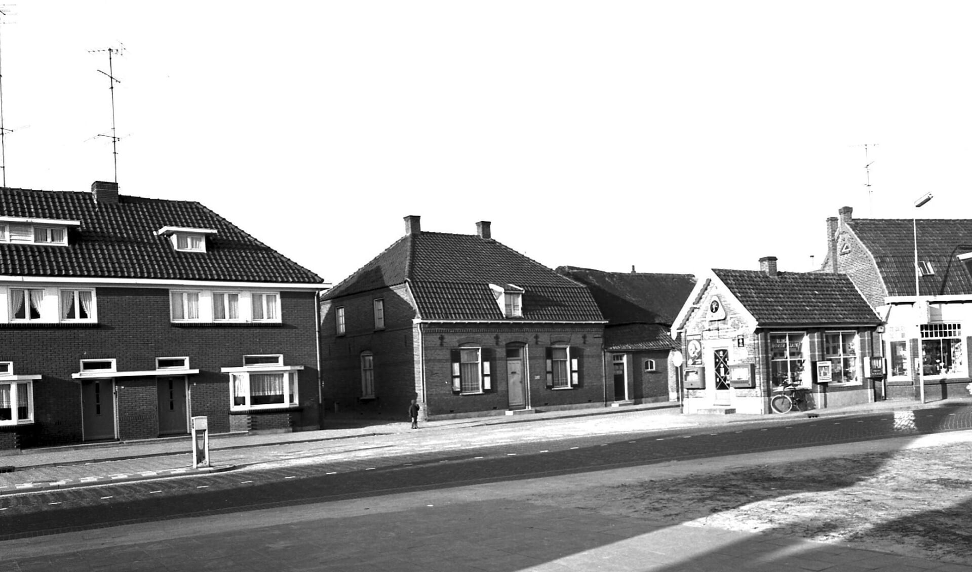 De Hoeve ten Groenendaal in de Sluisstraat was tot 1964 bekend als boerderij van de familie Van Berkel (Foto: BHIC).