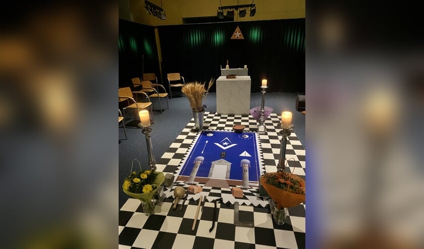 Vrijmetselaarsloge Quintessens in Den Bosch u uit om op maandag 16 mei een kijkje te komen nemen binnen de 'muren' van de mannenloge.