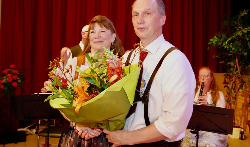 Heijenaar Gerbrand Martens kreeg zondagmiddag een lintje voor zijn inzet voor de muziek in zijn dorp.  