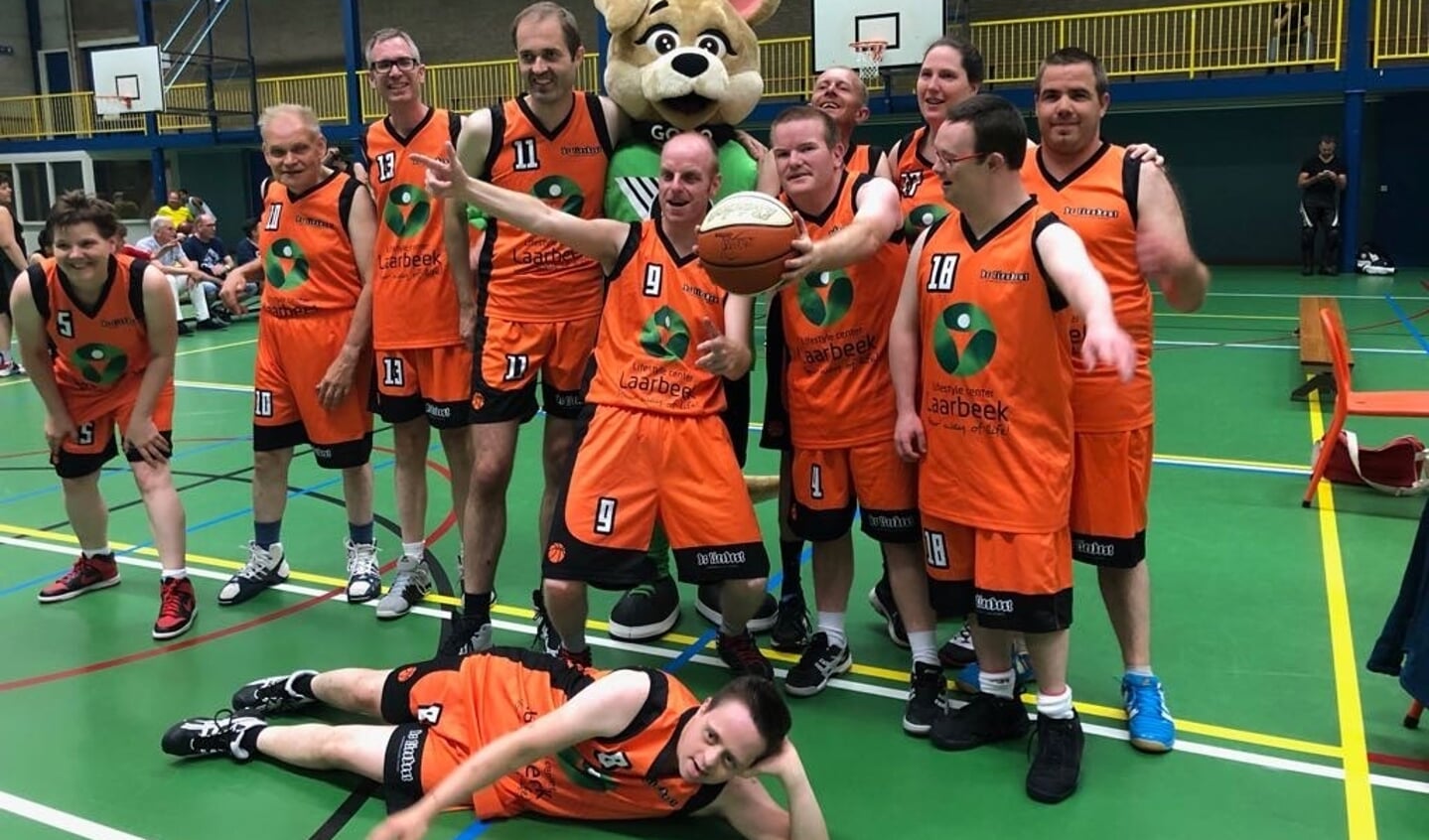Ruim 400 deelnemers beleven op zondag 29 mei een super gezellige en sportieve dag bij tal van verenigingen in de regio 's-Hertogenbosch.
