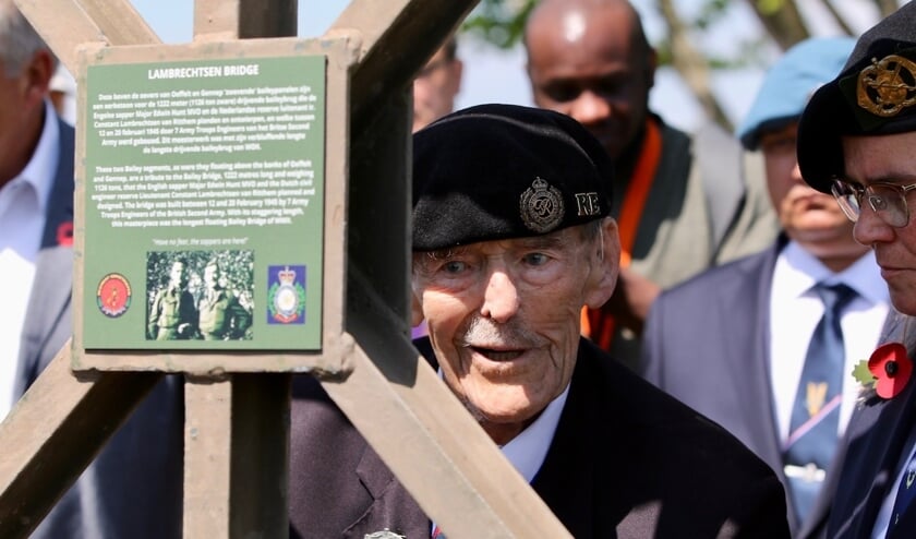 Major Edwin 'Ted' Hunt was aanwezig als eregast bij de onthulling van het monument 'Lambrechtsen Bridge' (Foto: Ten Haaf Fotografie).  