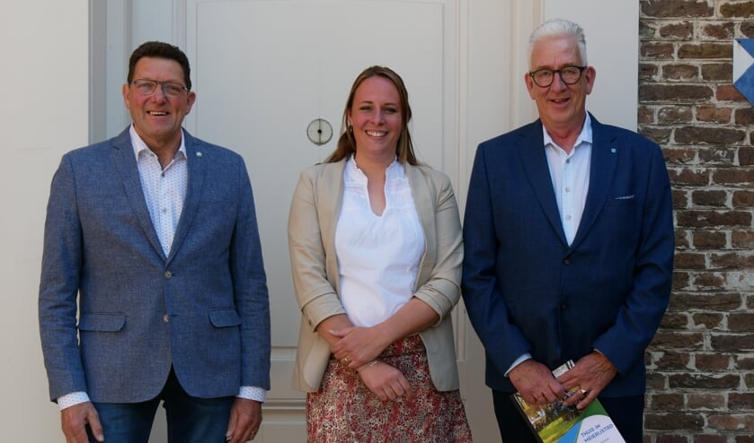 <p>De fractievoorzitters van de partijen in het college: Rien Verhagen (CDA), Miranda Kerkhof - Ulehake (HIER) en Arie de Zwart (PvdA-GroenLinks). Wilma Wagenaars (VVD) ontbreekt in verband met werk.</p>  