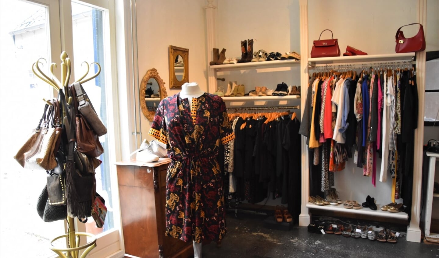 BIEN aan de Orthen 99 in Den Bosch is dè winkel in tweedehands dames merkkleding.