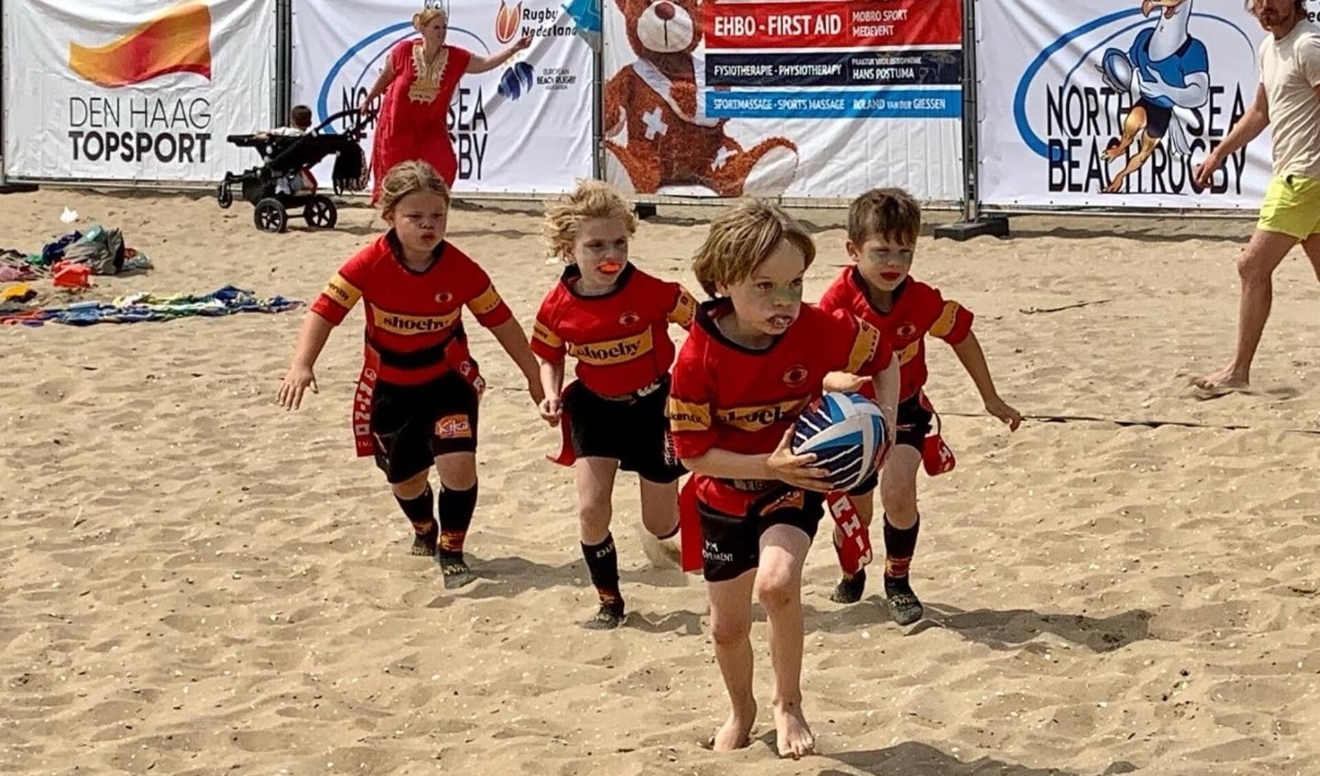 Het Beach Rugby Toernooi in Scheveningen was het laatste wapenfeit voor deze Turvencombinatie van kids uit 2014 en 2015.