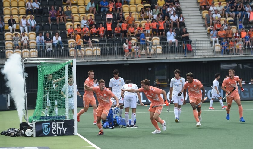 <p>Jelle Galema tekent tegen Spanje voor de 2-0.</p>