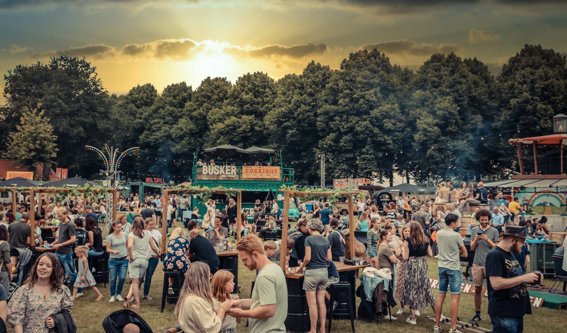 De bezoekers van Festival TREK op De Pettelaarse Schans genoten met volle teugen van al het moois en lekkers dat het grootste rondtrekkende foodfestival van Nederland te bieden heeft.