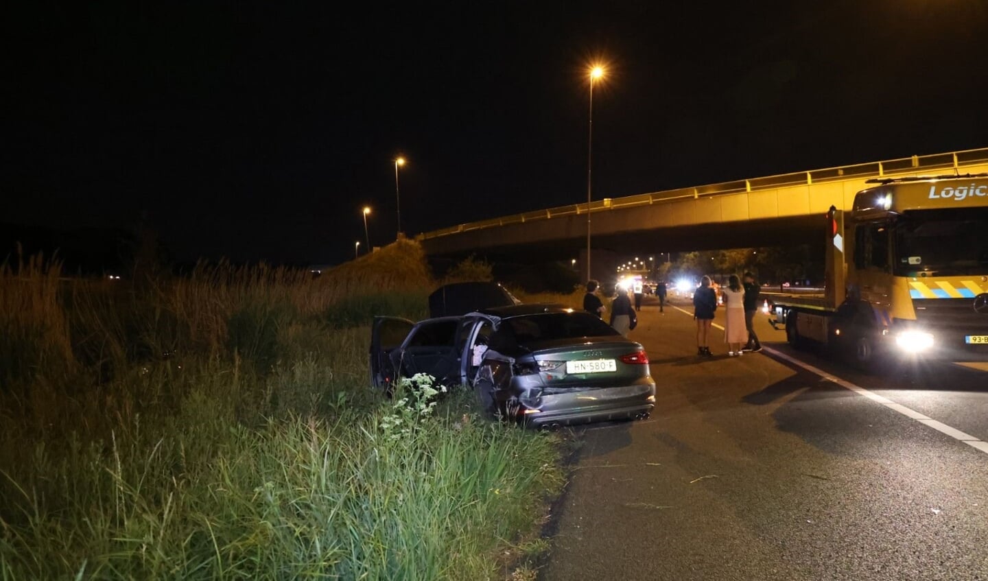 Zwaar ongeval met meerdere gewonden op de A2 van den Bosch naar Kerkdriel.