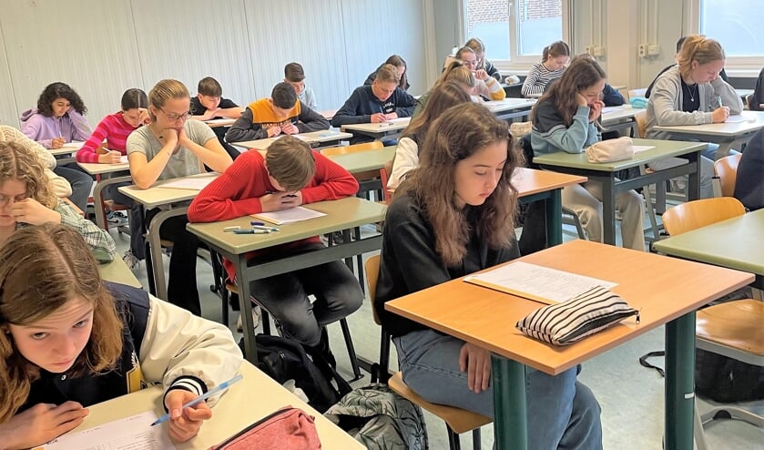 Foto Examen Anglia voor de leerlingen van Elzendaalcollege Boxmeer.  