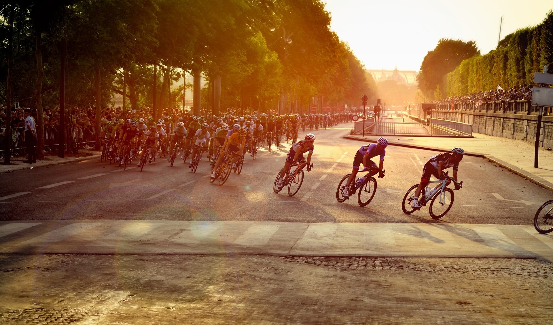 De Tour de France is vrijdag van start gegaan met drie opeenvolgende etappes in Denemarken.