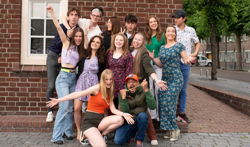 De cast van de nieuwe voorstelling 'HONGER' van productiegroep Trots54. (Foto: Eva Kolkman)