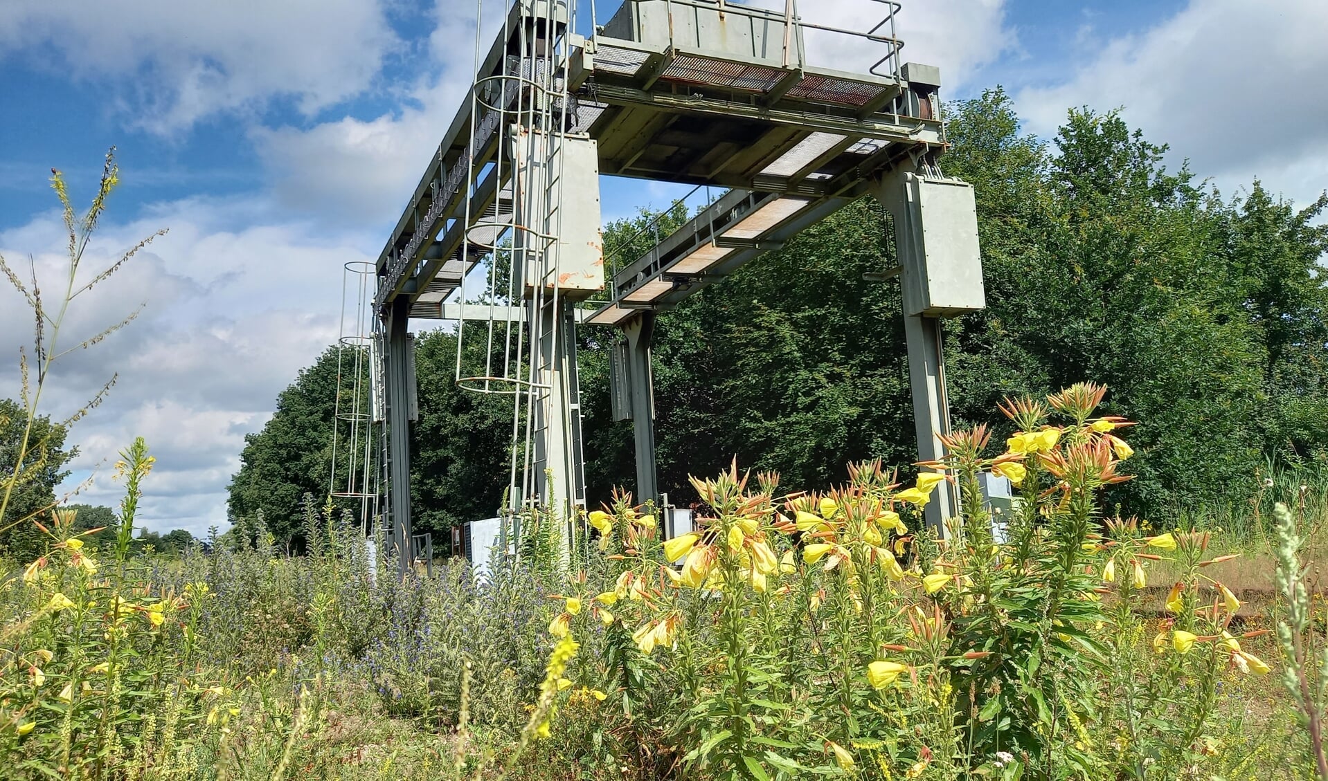 De laatste spoorbrug is inmiddels teruggeplaatst aan het spoor in Veghel.