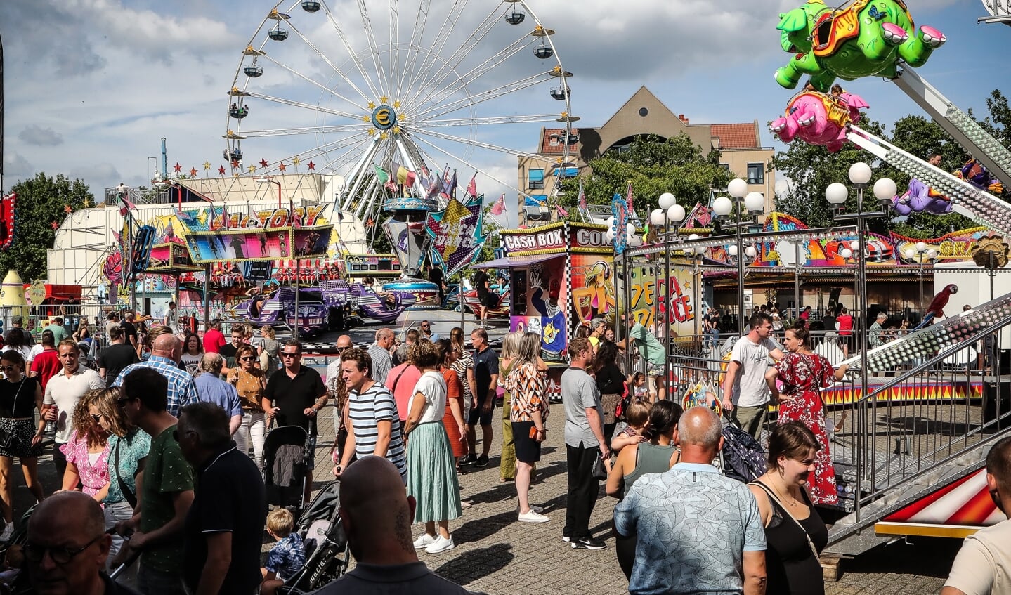 Snel antwoorden over de Osse kermis. (Foto: Hans van der Poel)