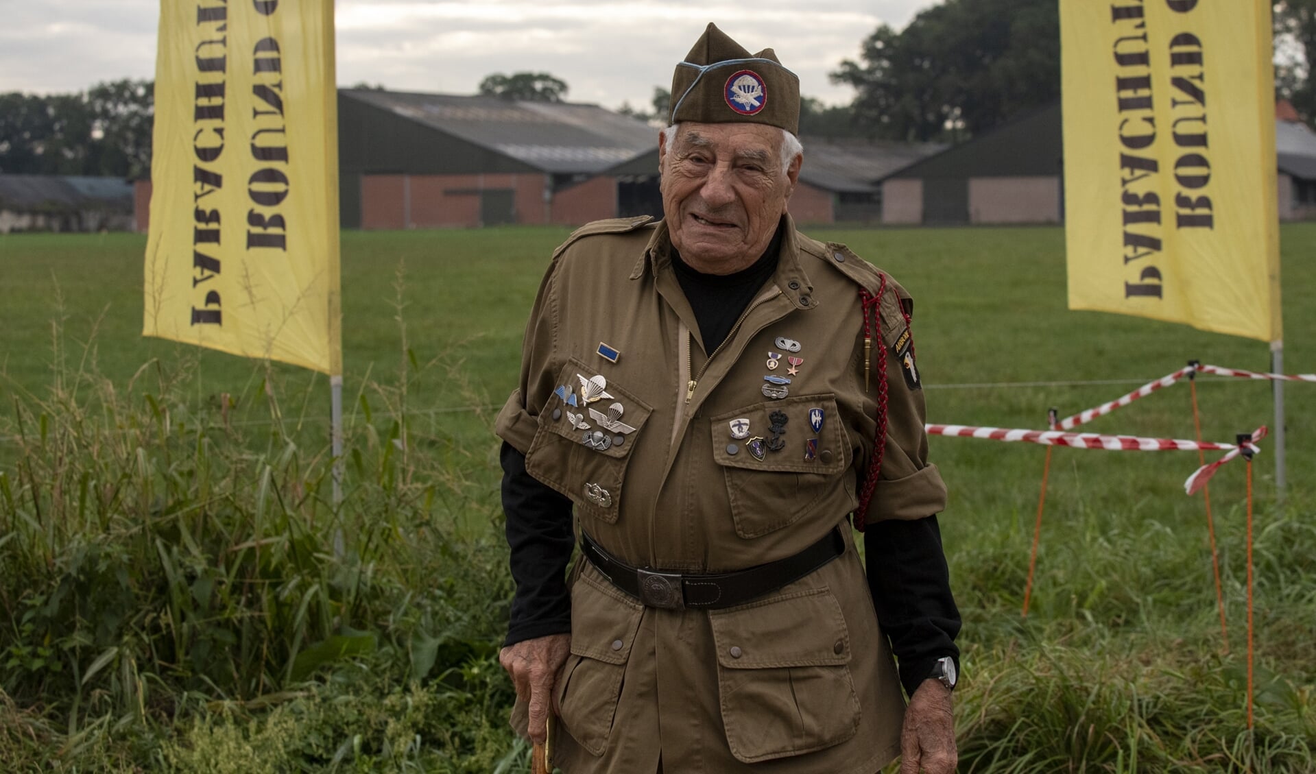 De 97-jarige veteraan Vincent Speranza (Foto's J. van Nunen en J. Swinkels).