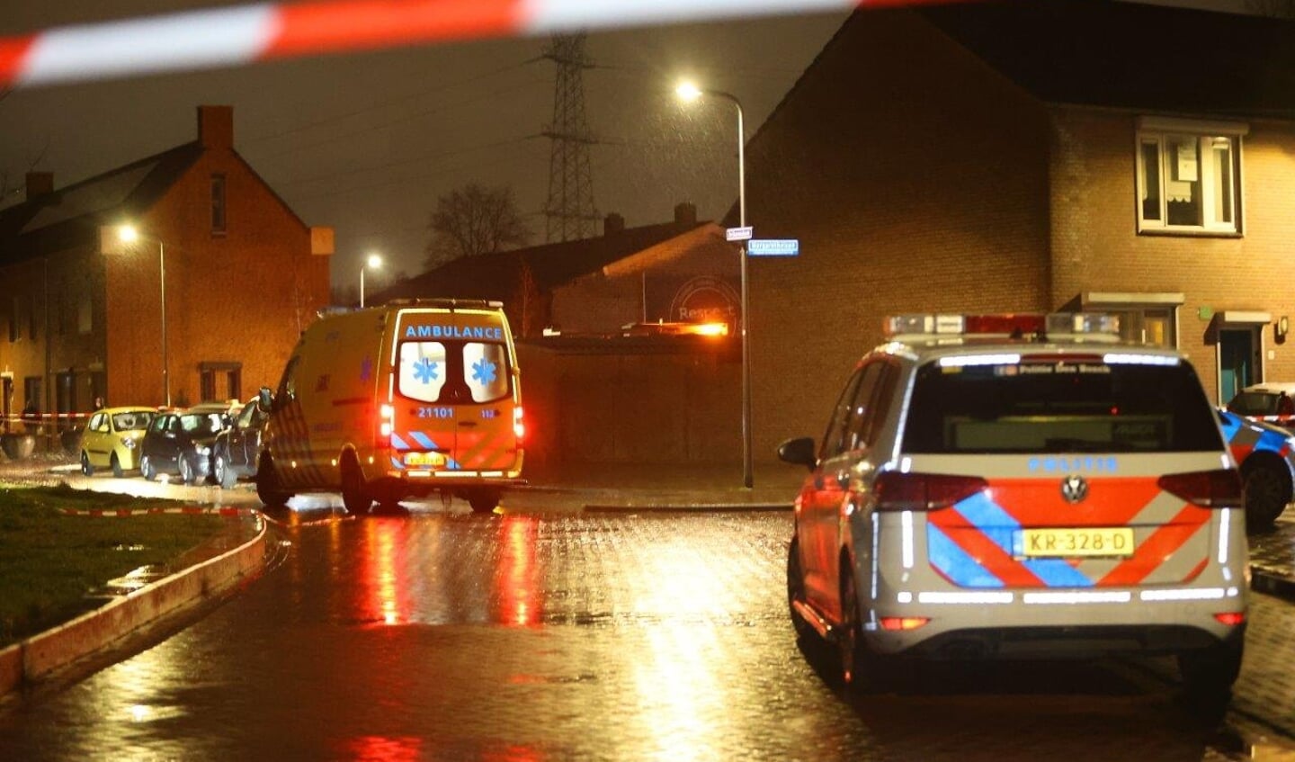 Vandaag iets na 18.00 uur is een jongeman neergestoken bij een ruzie op een veldje aan de Orthensedonk in Den Bosch.