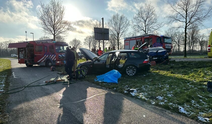 Meerdere Gewonden Bij Ernstig Ongeval, Weg Volledig Afgesloten - Oozo.nl