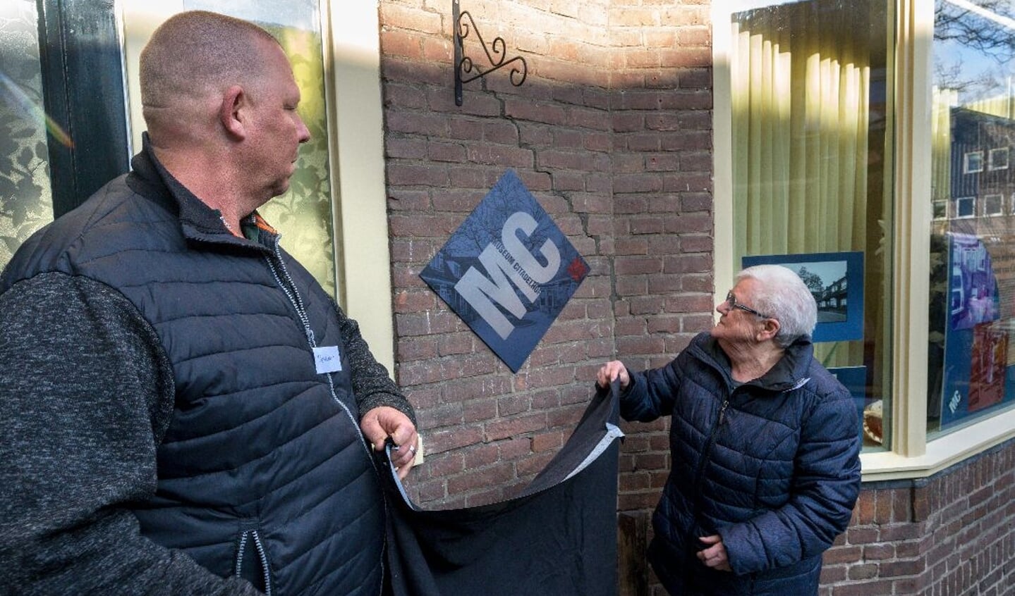 Op 28 januari hebben bewoners aan het Citadelhofje en de SP Den Bosch Museum Citadelhof geopend. Na de sprekers was het de beurt aan bewoners ‘tante’ Wil en Cor om het logo te onthullen.  