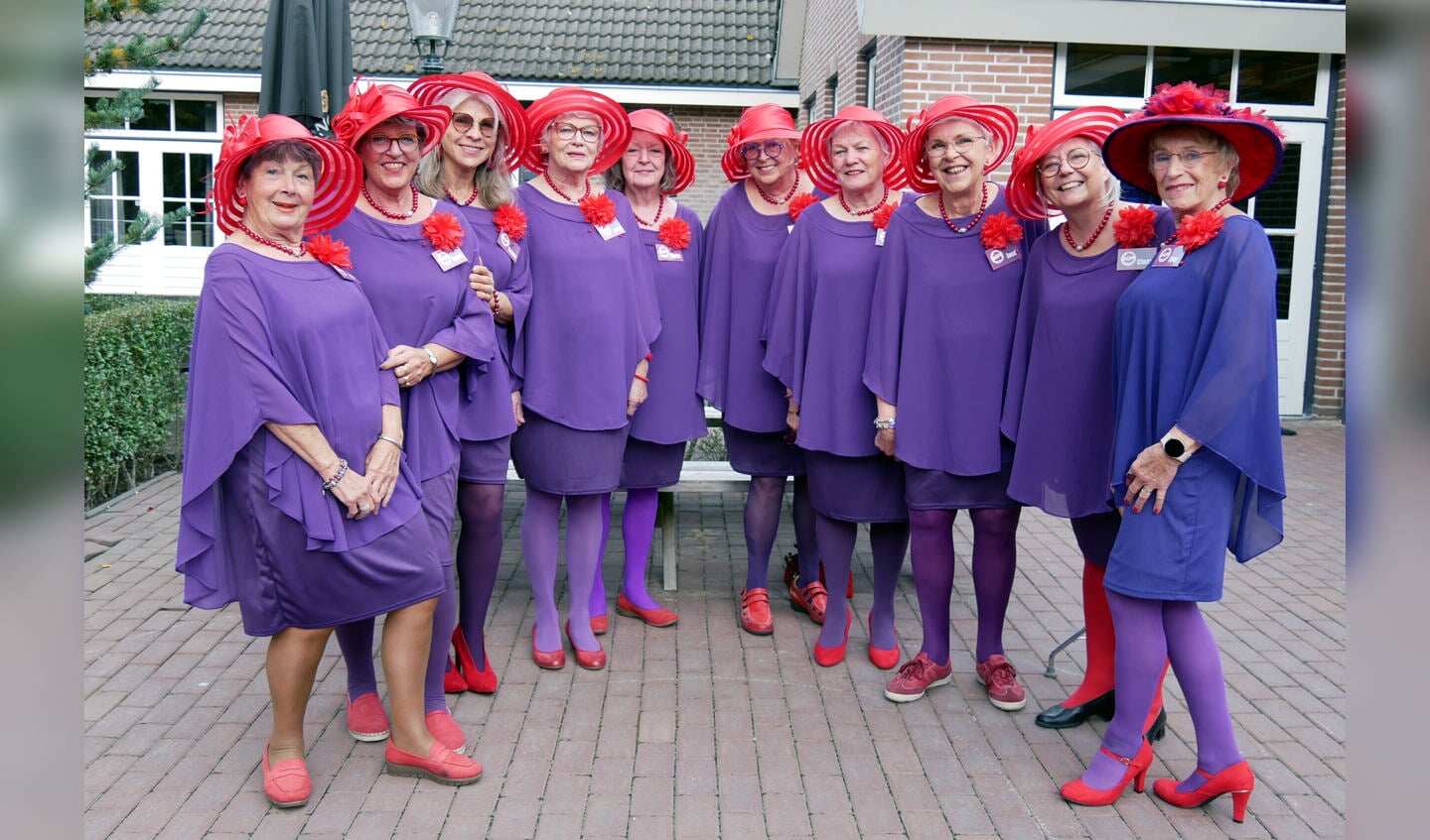 Rode Hoedjes Zorgen Voor Kleurrijke Gloed In Uden Adverteren Uden