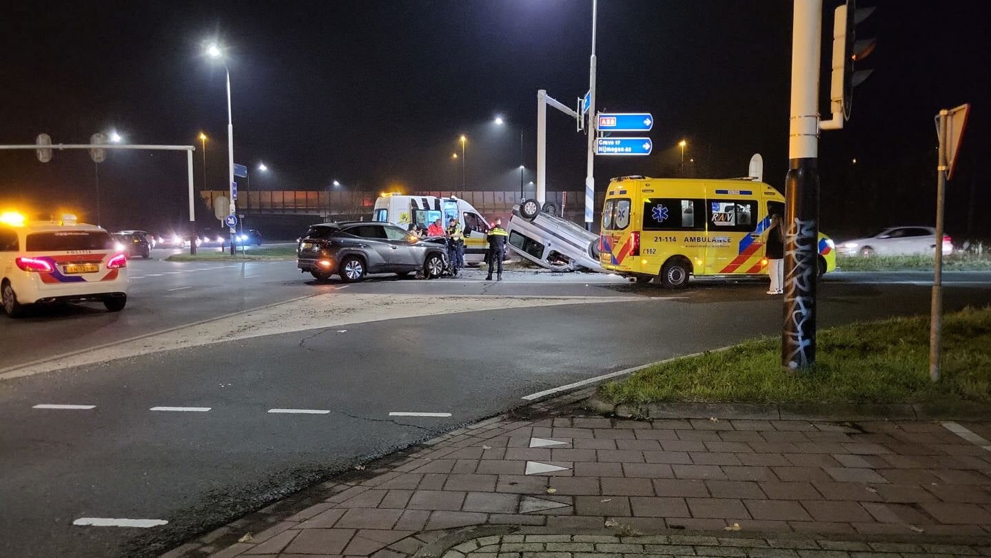 Ongeval Cereslaan Heesch, auto op z'n kop