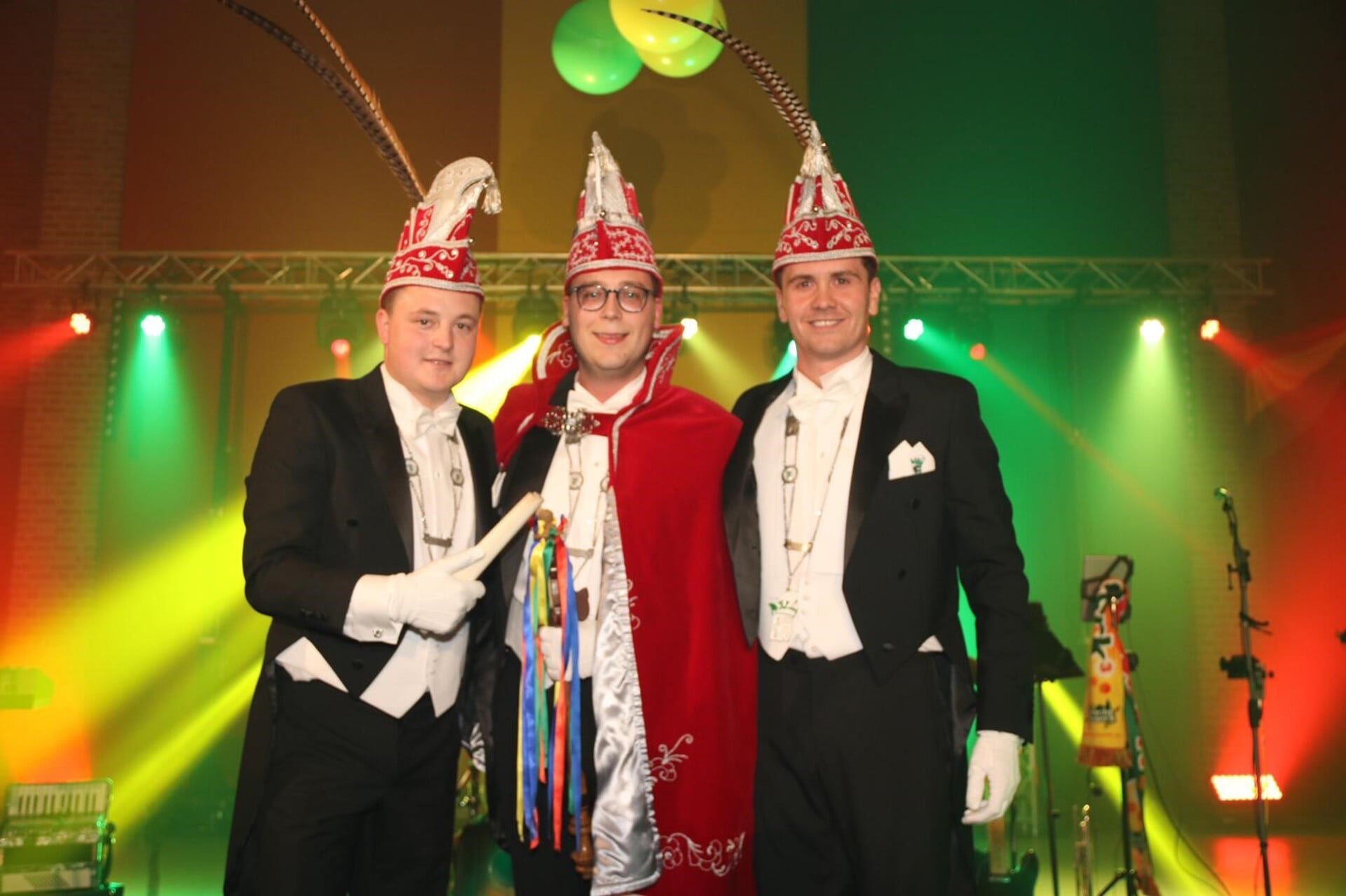 Roy Moeskops is zaterdagavond tijdens het prinsenbal uitgeroepen tot nieuwe prins van carnavalsvereniging De Keieschieters Vierlingsbeek-Groeningen. Hij wordt tijdens zijn regeerperiode bijgestaan door zijn adjudanten en vrienden Cas Jost en Jonathan Kessler. 