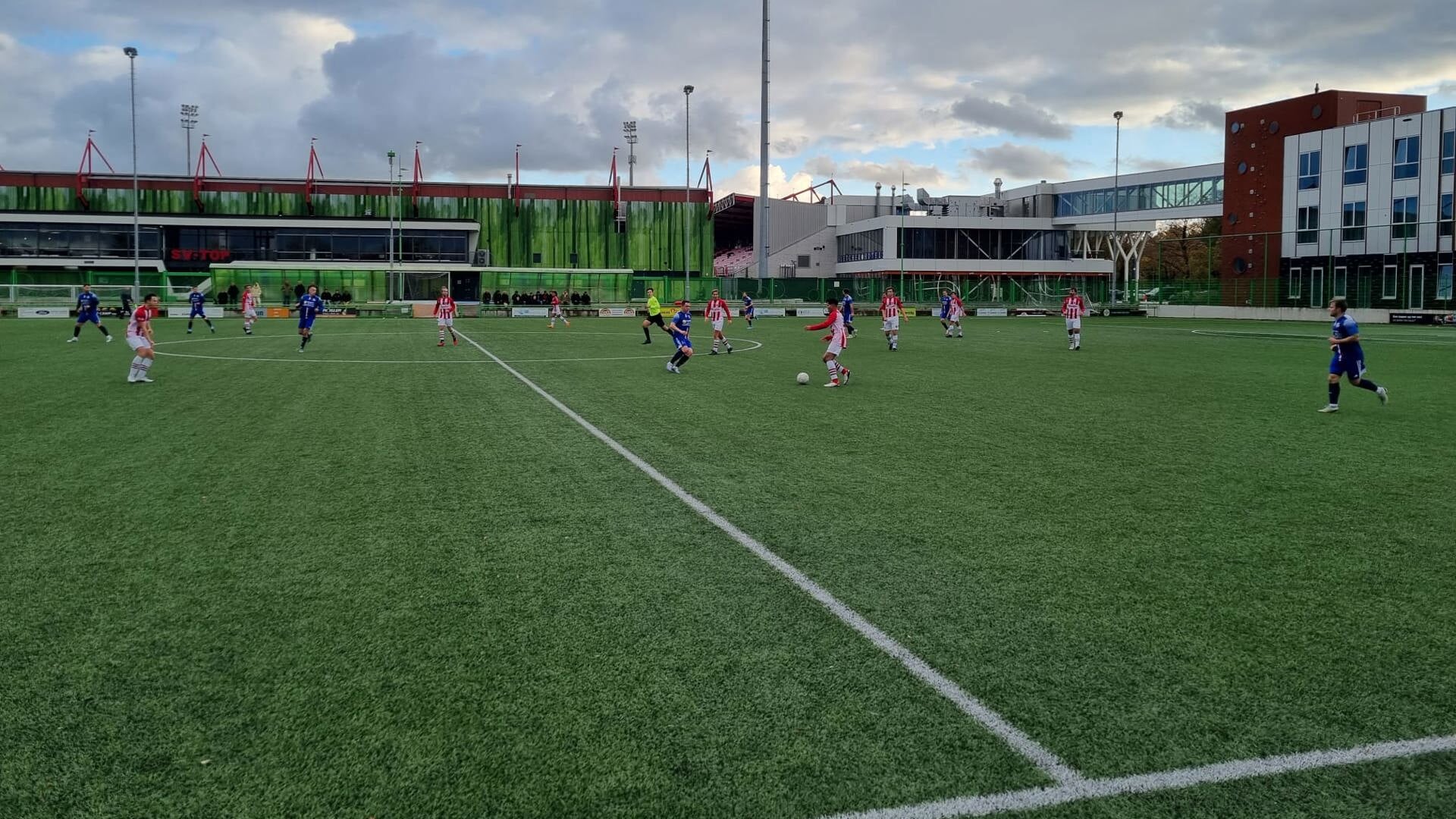 Na twee overwinningen op rij kwam de derde er niet bij voor TOP. Ze verloren met 6-2 uit tegen de Vlijmense Boys.