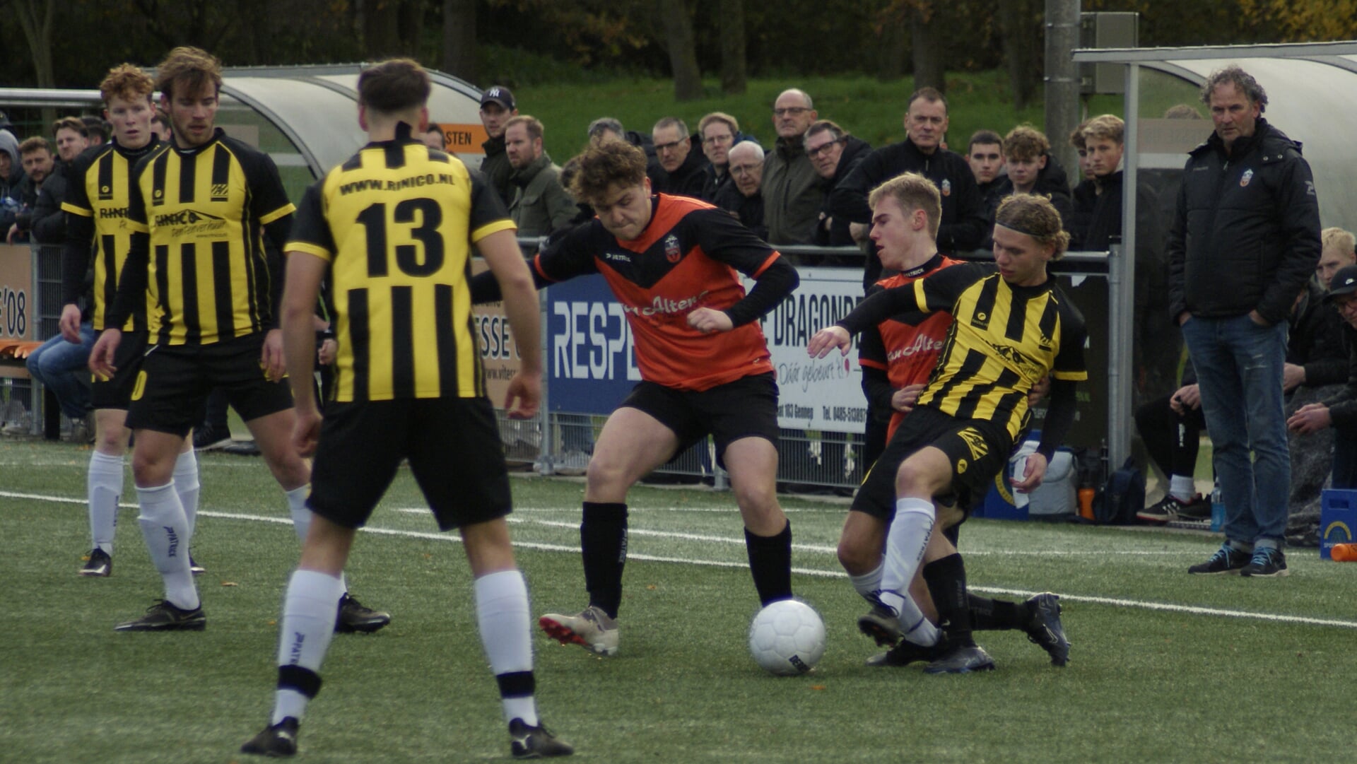 Vitesse'08 versloeg SES Langenboom en meldt zich nadrukkelijk in de topvijf.