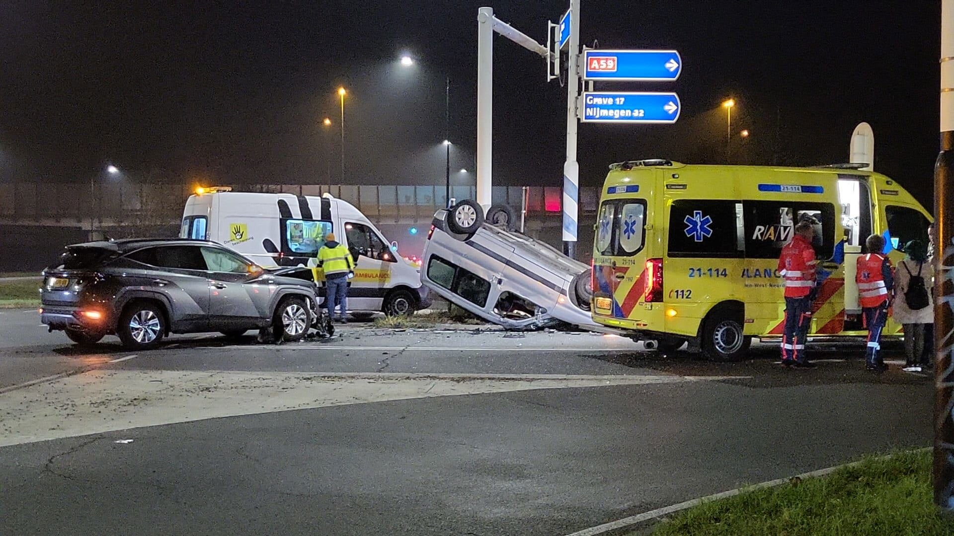 Ongeval Cereslaan Heesch, auto op z'n kop