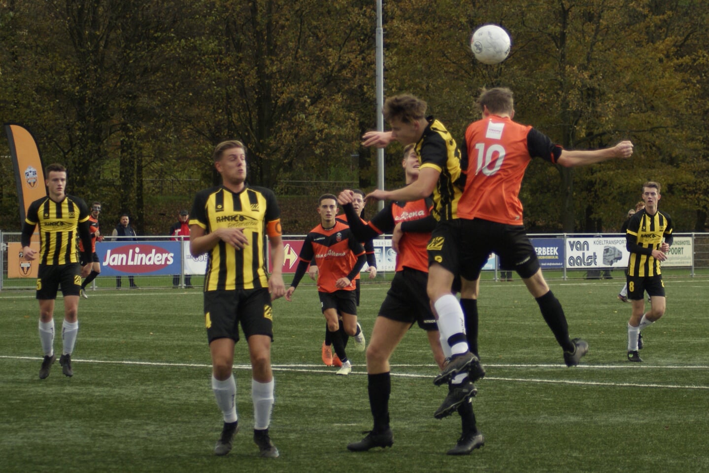 Vitesse'08 versloeg SES Langenboom en meldt zich nadrukkelijk in de topvijf.