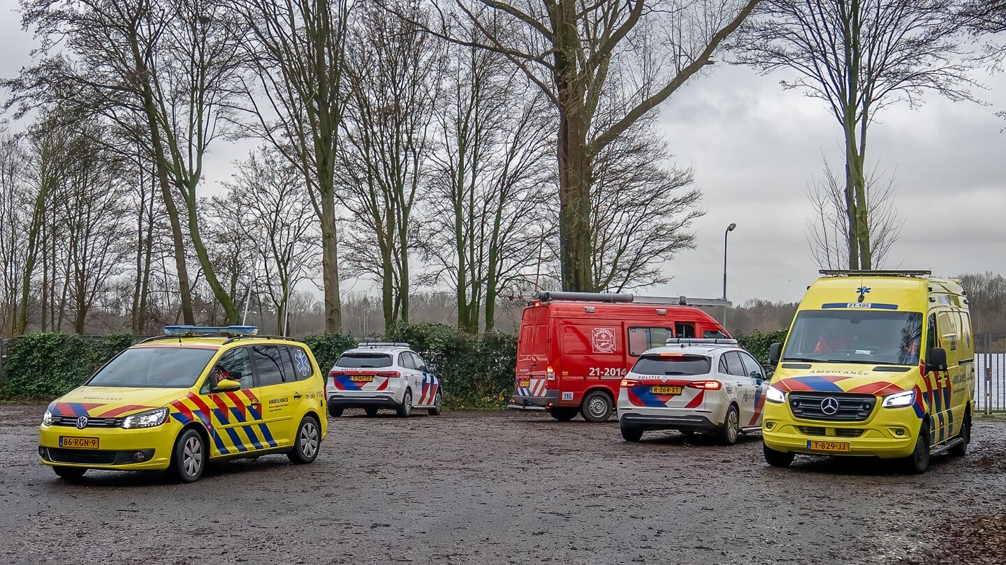 Hulpdiensten Rukken Massaal Uit Voor Nietsvermoedende Zwemmer ...