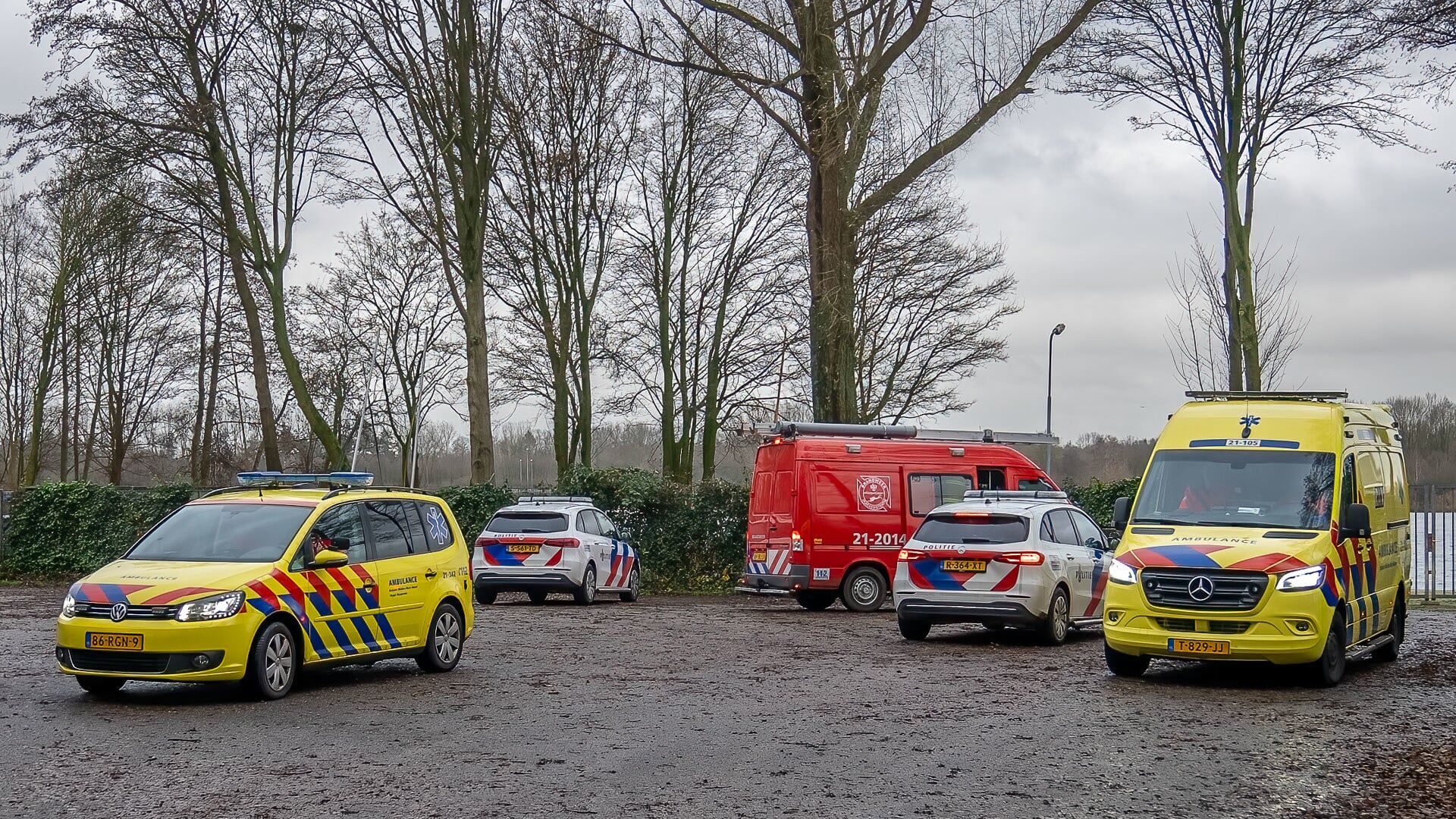 Hulpdiensten rukken massaal uit voor nietsvermoedende zwemmer