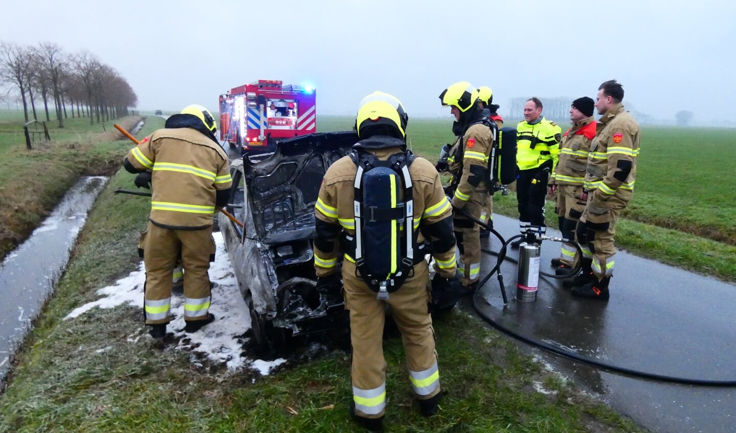 Gestolen auto volledig uitgebrand