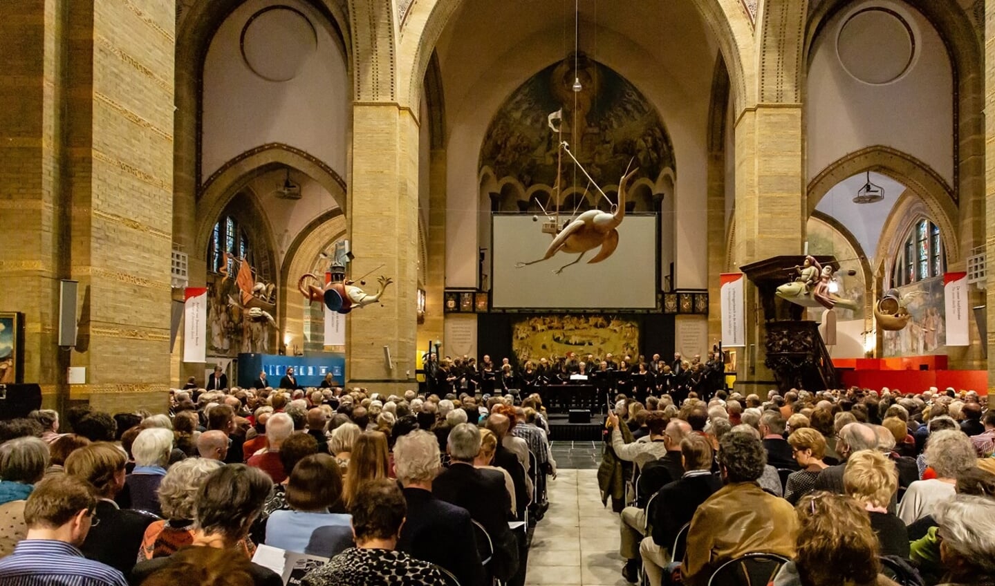 Samen herdenken is in deze tijd van oorlog, geweld en vluchtelingenproblematiek belangrijker dan ooit. (Foto: Jan Harryvan/Opus56)